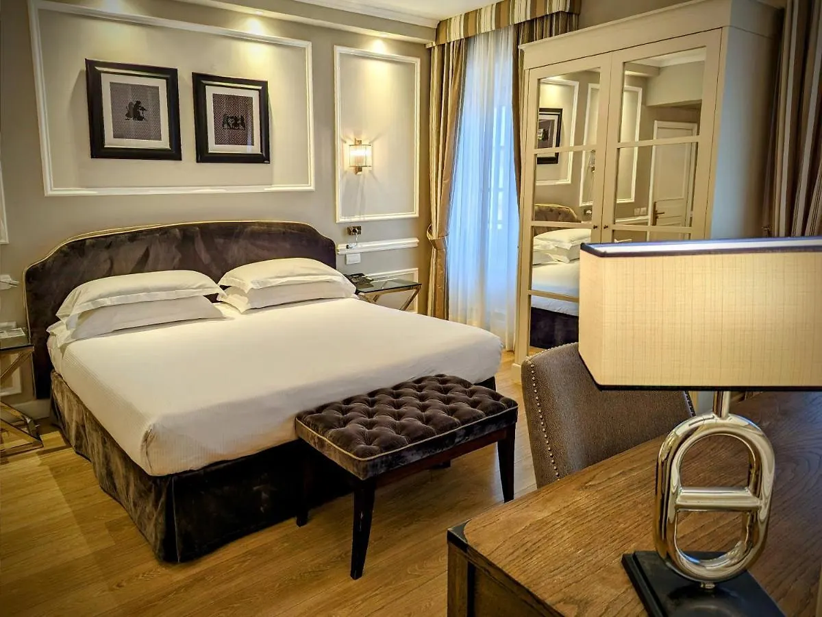 Fh55 Hotel Calzaiuoli Florence 4*,