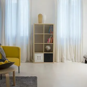 Uma Italy