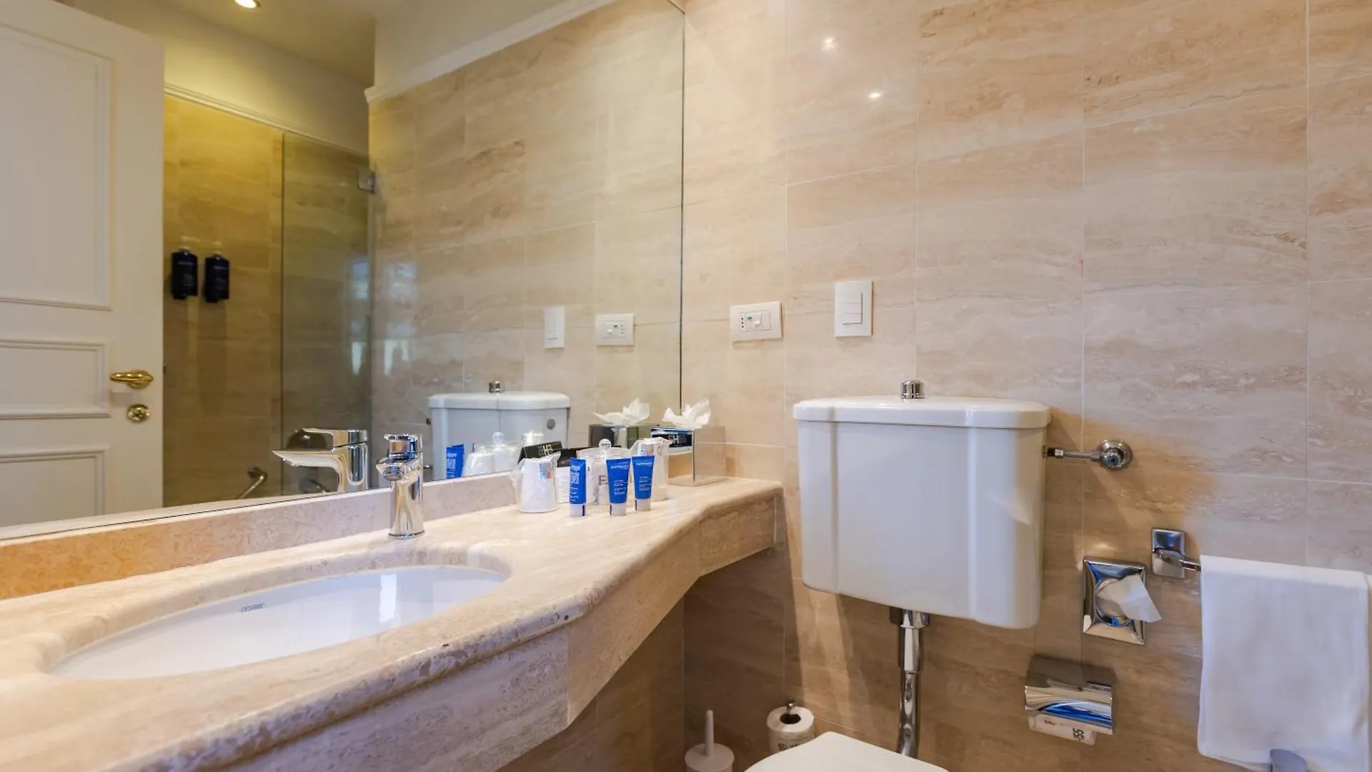 Fh55 Hotel Calzaiuoli Florence 4*,