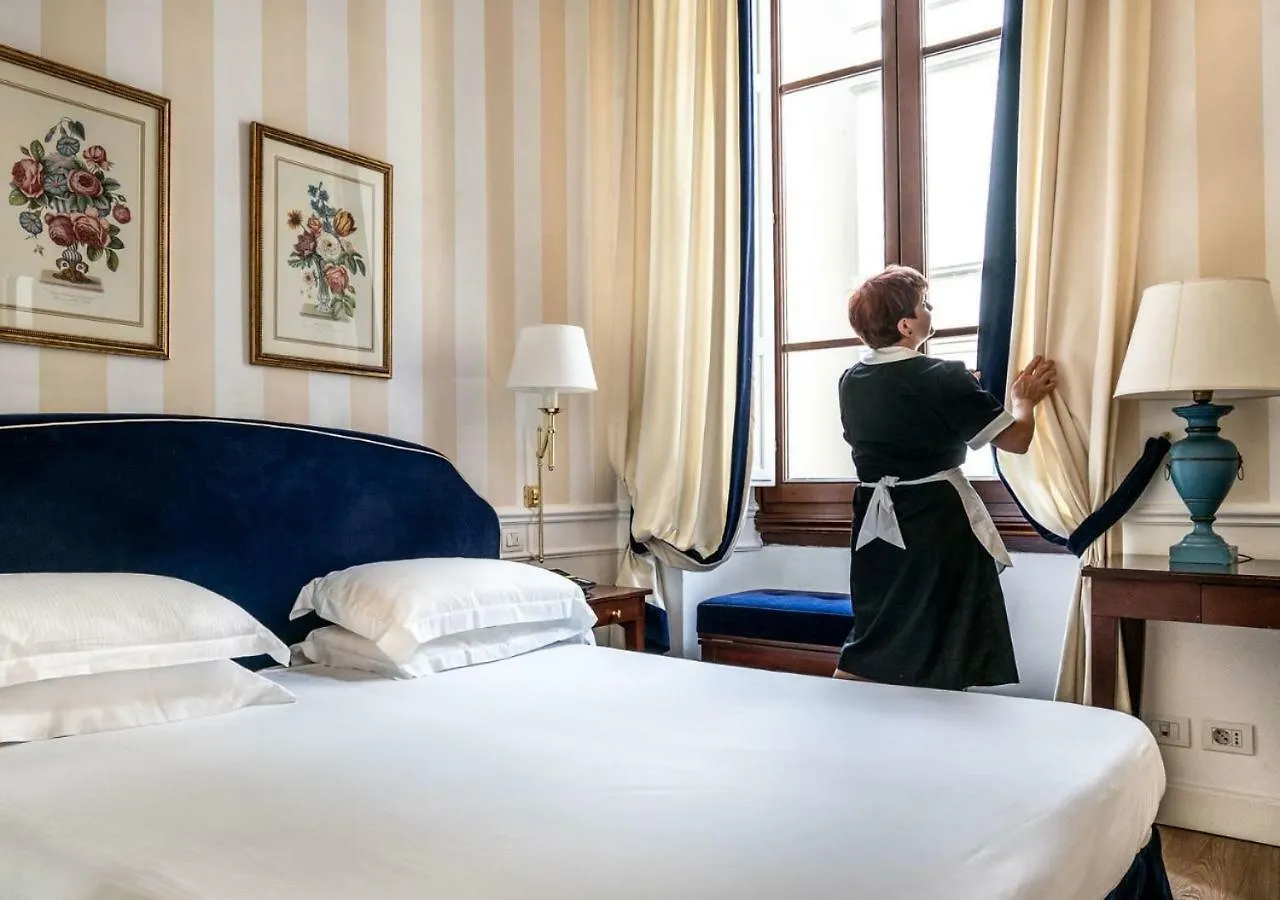 Fh55 Hotel Calzaiuoli Florence 4*,