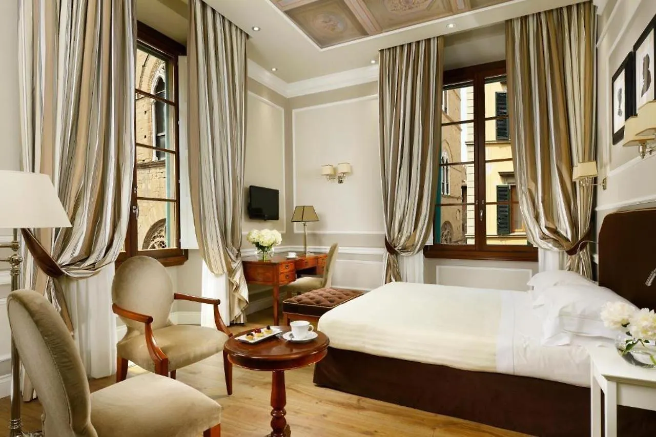 Fh55 Hotel Calzaiuoli Florence 4*,